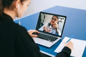 tl;dv vs Fathom (2026): Which AI Notetaker Actually Keeps Your CRM Clean?